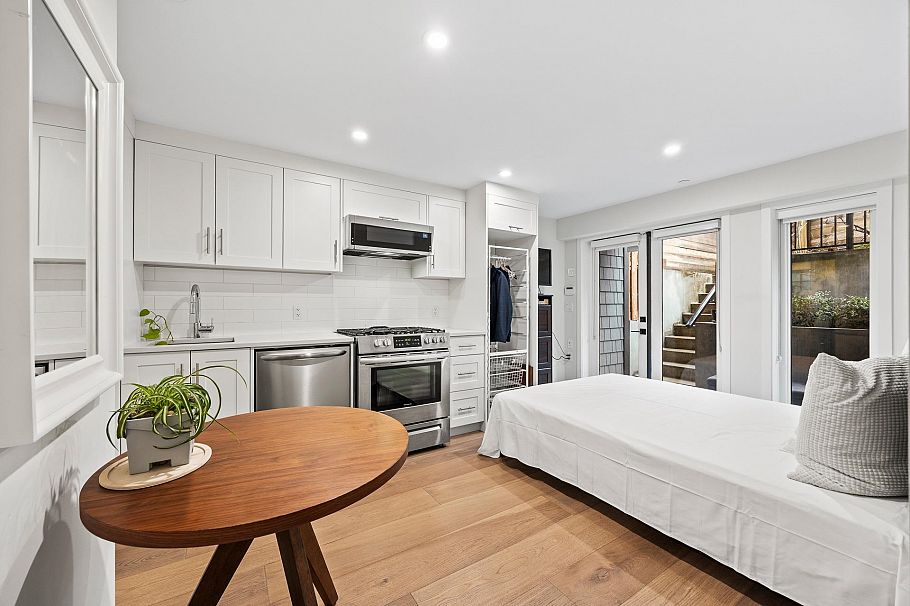 908 E 17th Avenue Vancouver, BC - 25