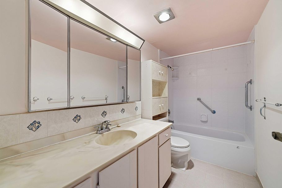 215 3150 Prince Edward Street Vancouver, BC - 15