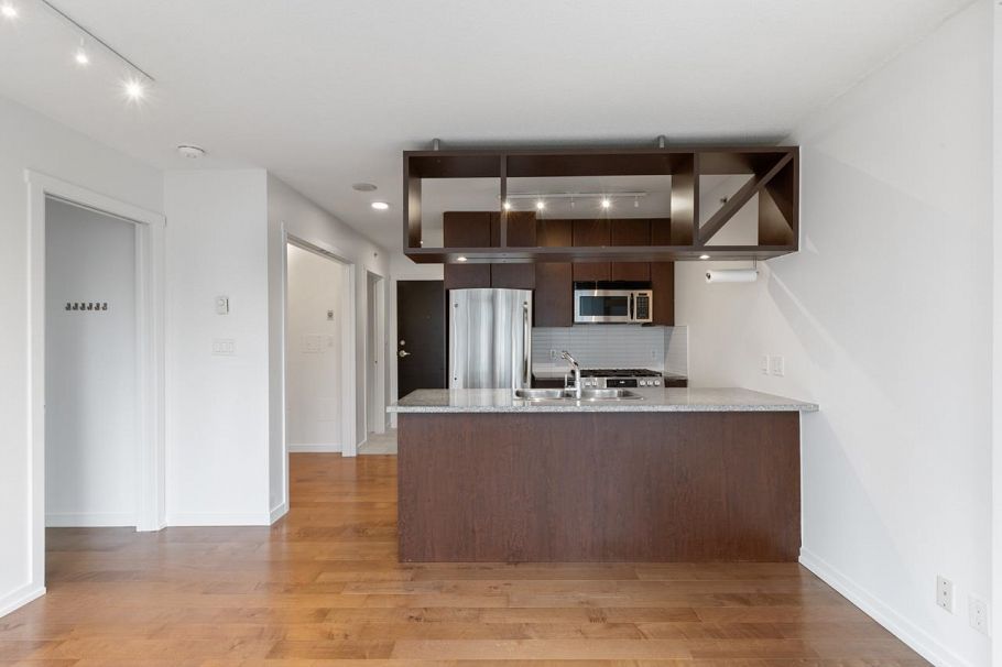 504 1001 Richards Street Vancouver, BC - 4