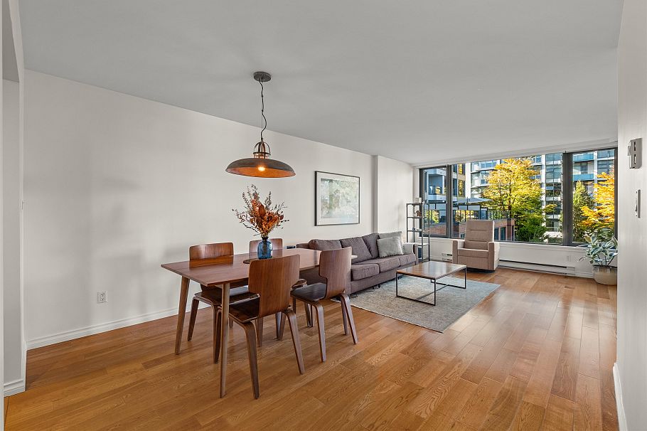 301 2201 Pine Street Vancouver, BC - 2