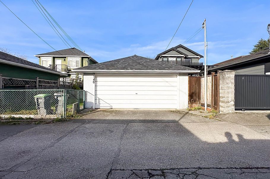 3140 E 52nd Avenue Vancouver, BC - 39