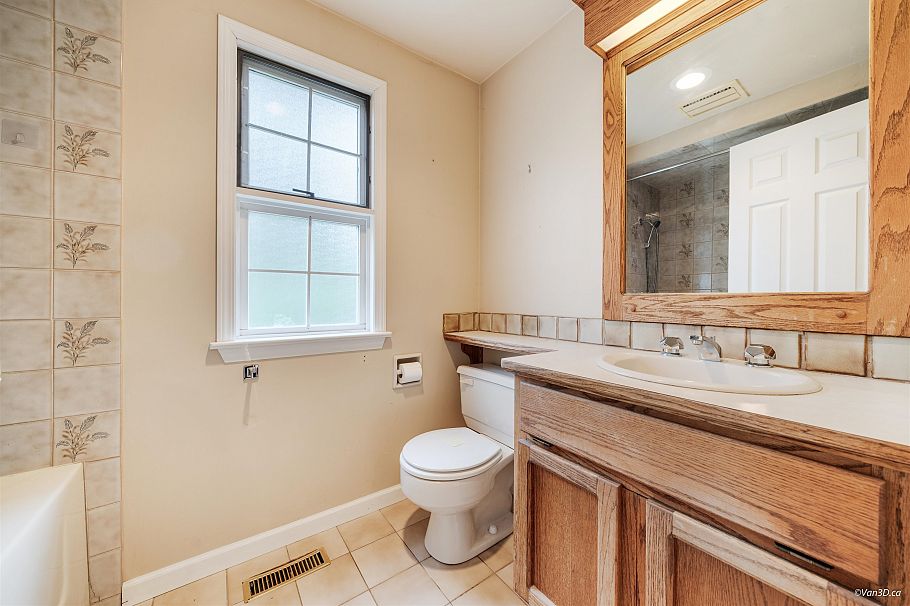 1226 Seymour Boulevard North Vancouver, BC - 30