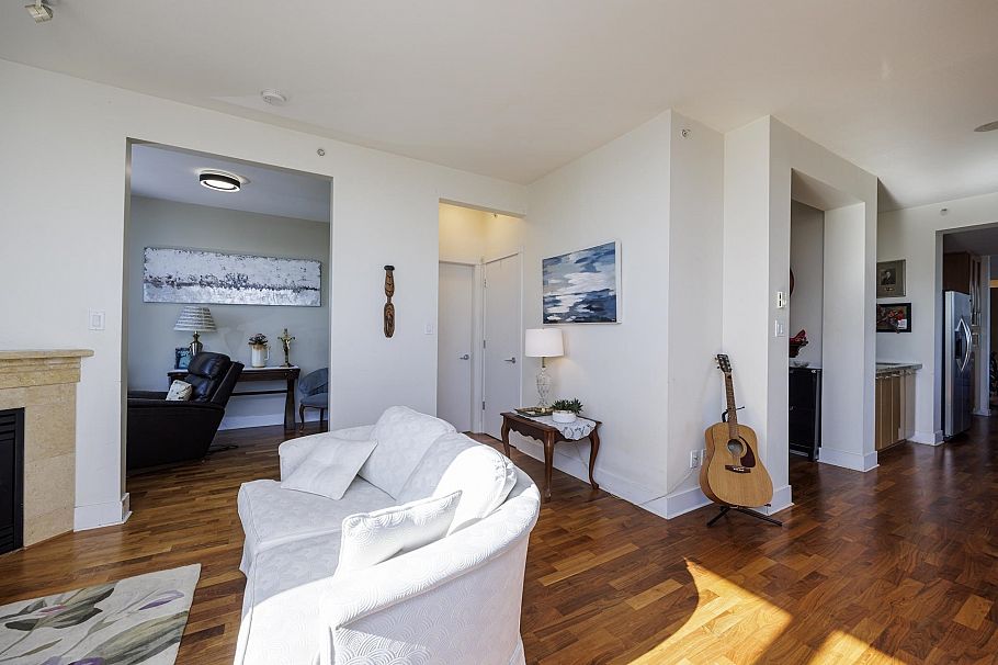 1702 121 W 16th Street North Vancouver, BC - 8