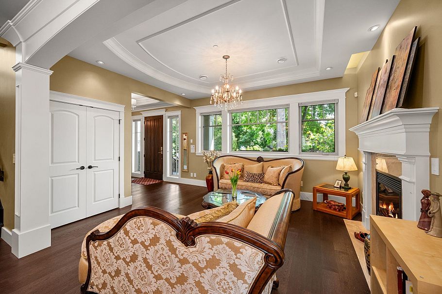 2967 W 43rd Avenue Vancouver, BC - 5