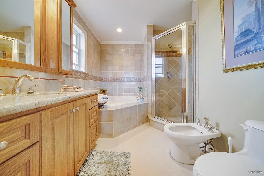 1627 E 34th Avenue Vancouver, BC - 27