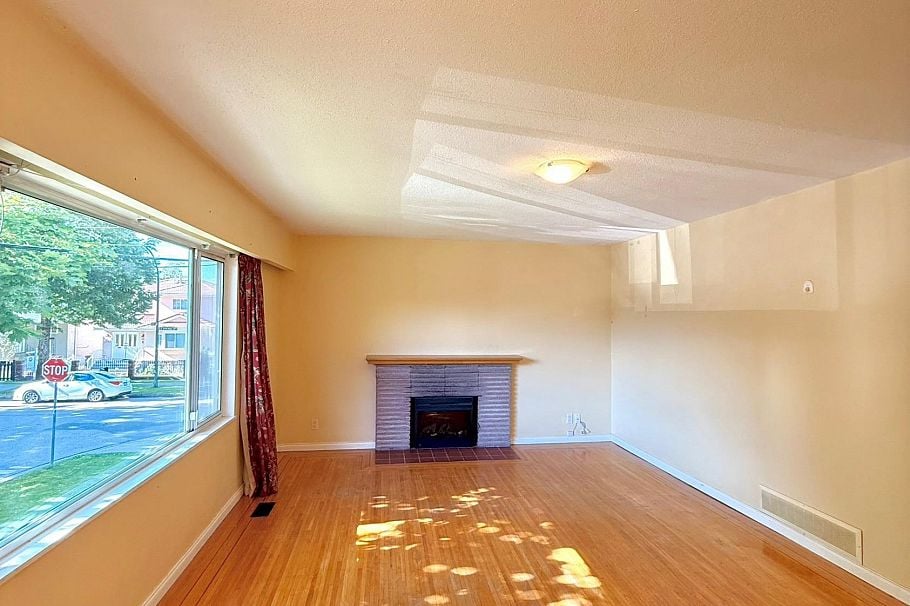 5318- 5320 Bruce Street Vancouver, BC - 1