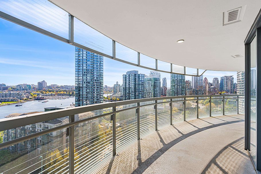 1584 87 Nelson Street Vancouver, BC - 20