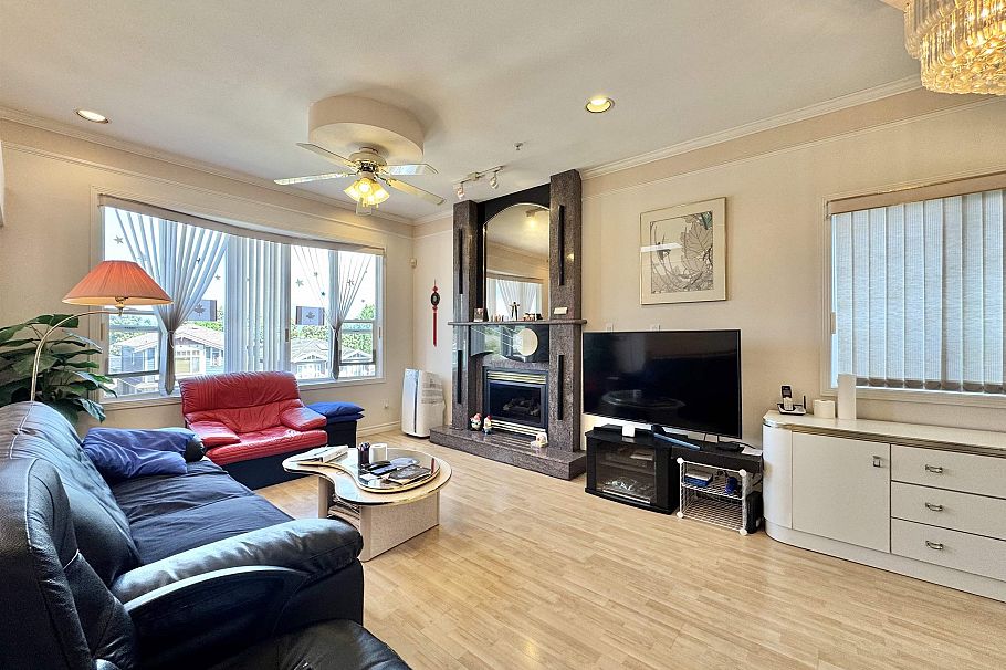 3632 E 28th Avenue Vancouver, BC - 3