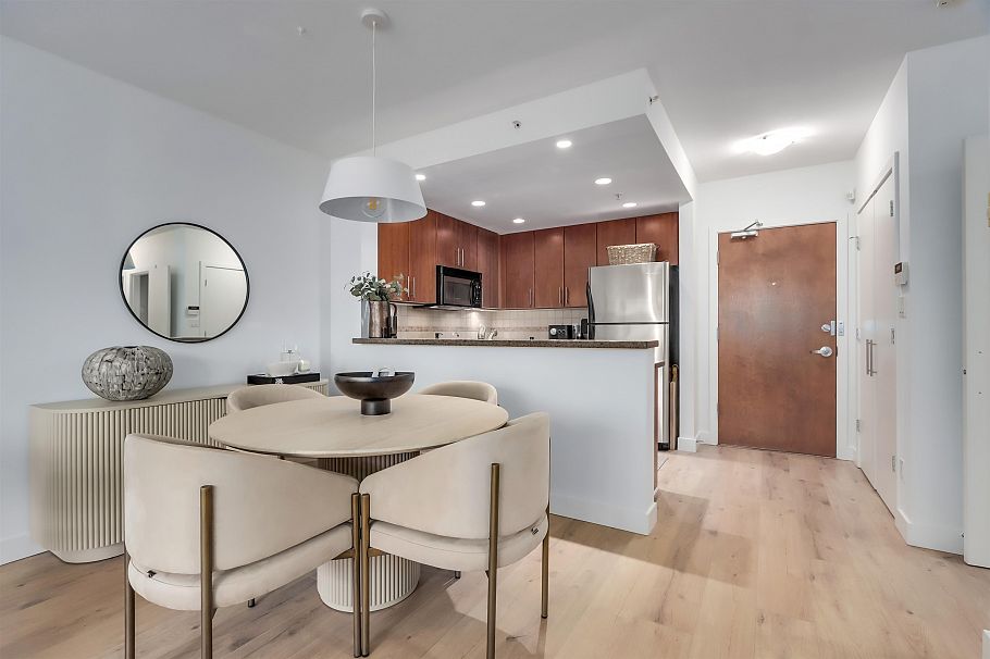 310 1450 W 6th Avenue Vancouver, BC - 11