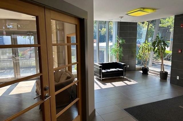 301 2520 Manitoba Street Vancouver, BC - 6