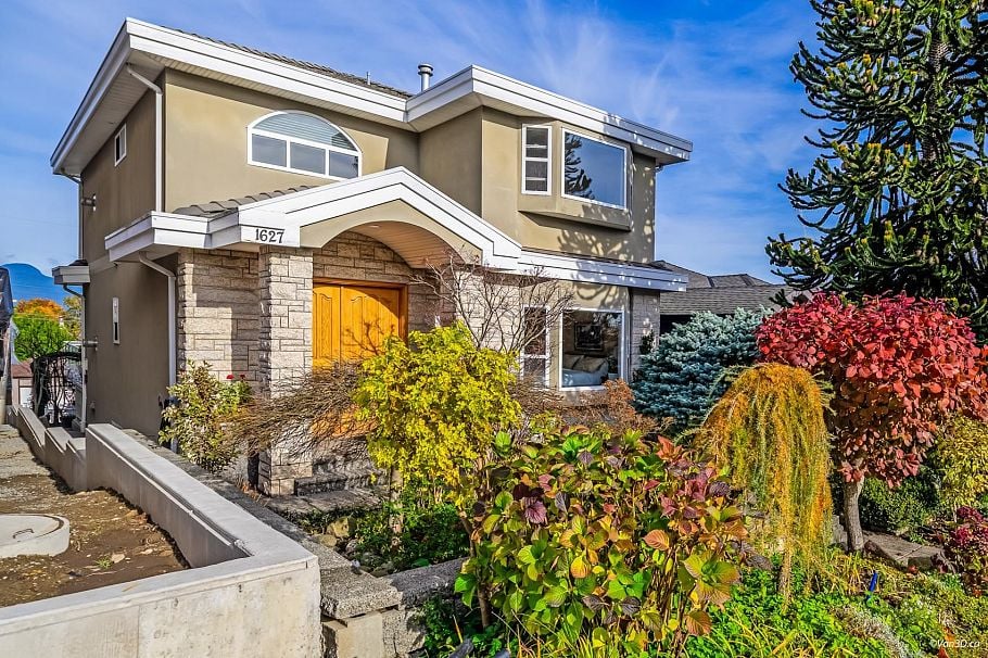 1627 E 34th Avenue Vancouver, BC - 1