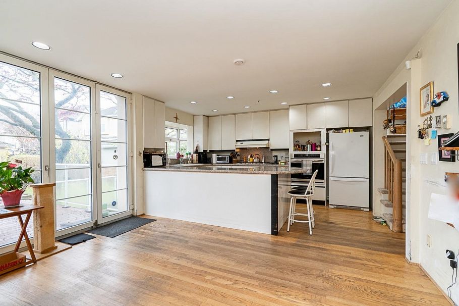 2443 W 47th Avenue Vancouver, BC - 10