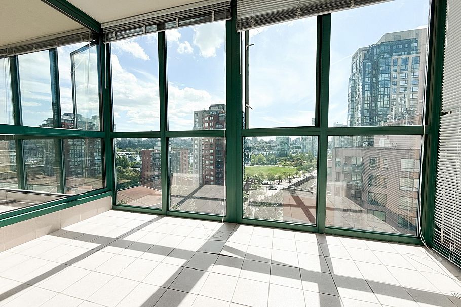 1103 212 Davie Street Vancouver, BC - 4