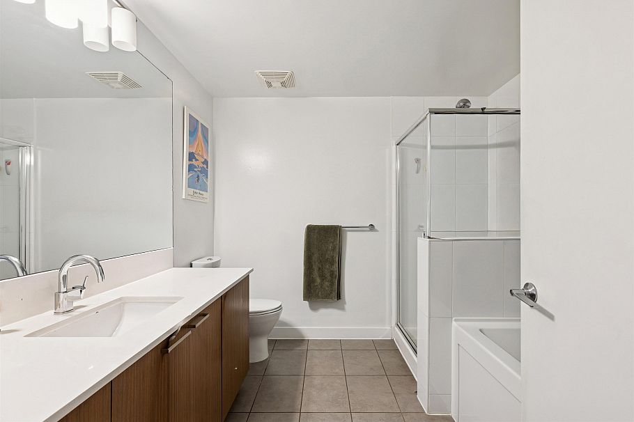 309 221 Union Street Vancouver, BC - 18