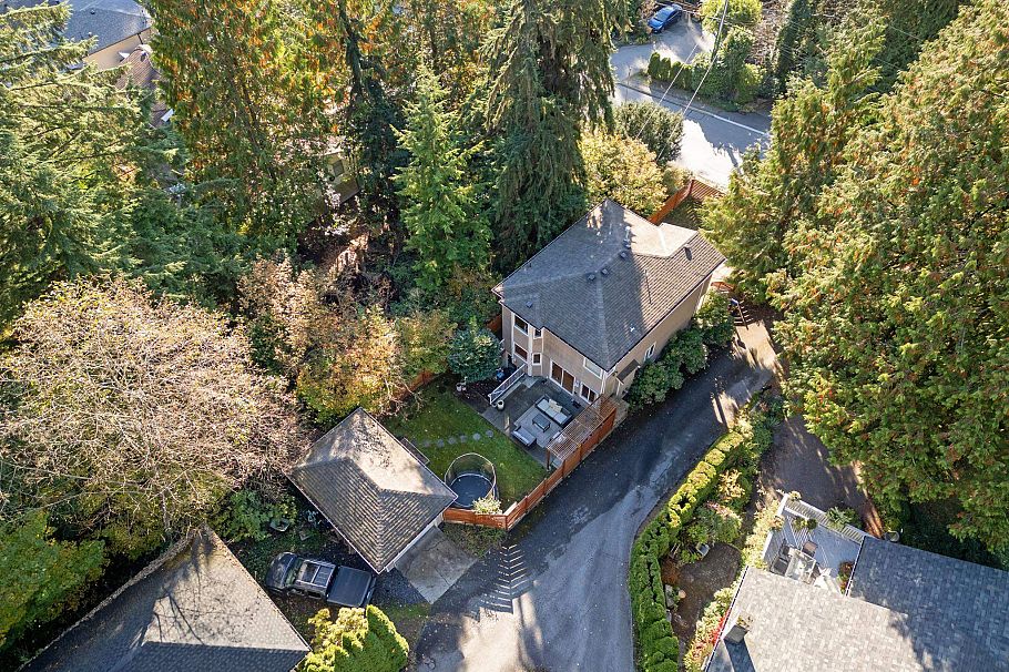 1400 Riverside Drive North Vancouver, BC - 37