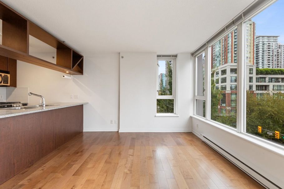 504 1001 Richards Street Vancouver, BC - 9