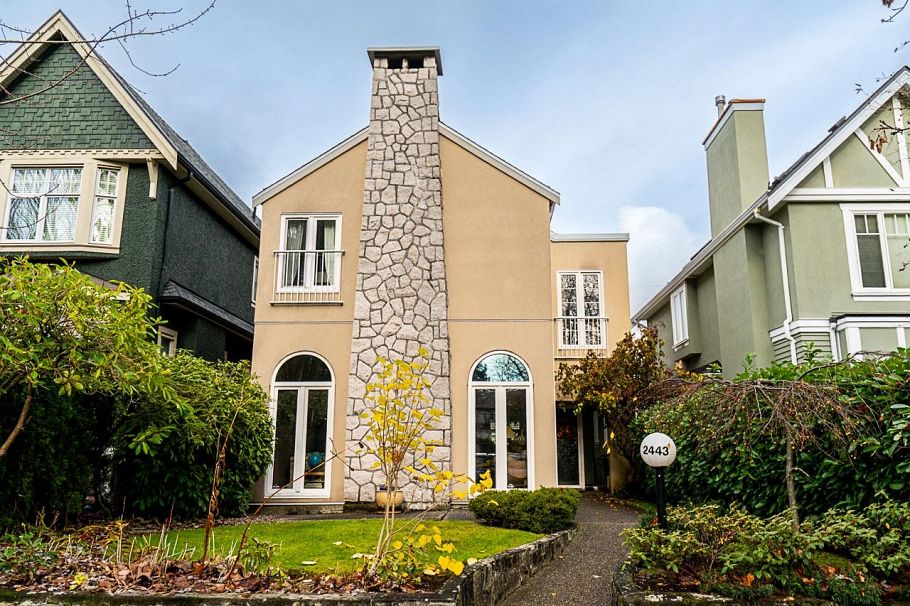 2443 W 47th Avenue Vancouver, BC - 1