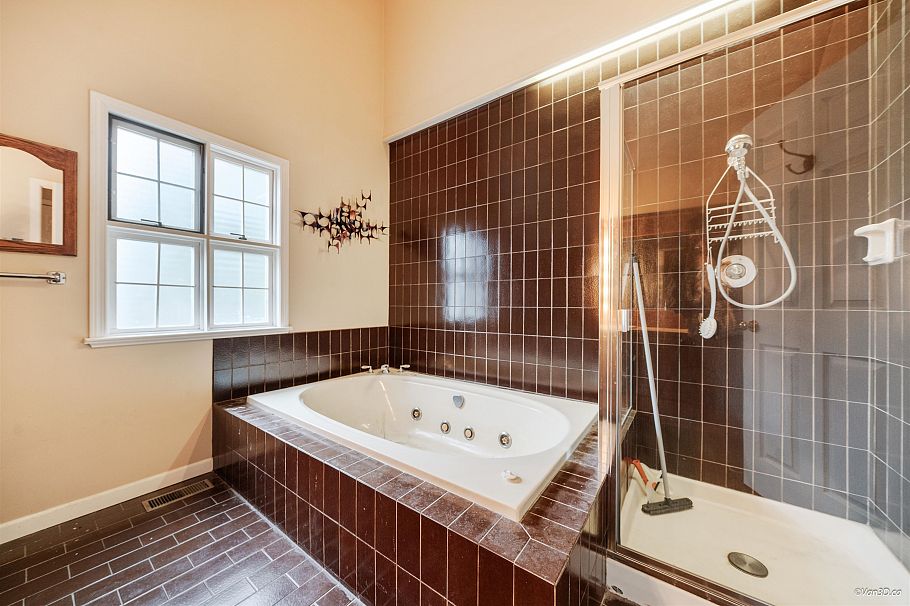 1226 Seymour Boulevard North Vancouver, BC - 23