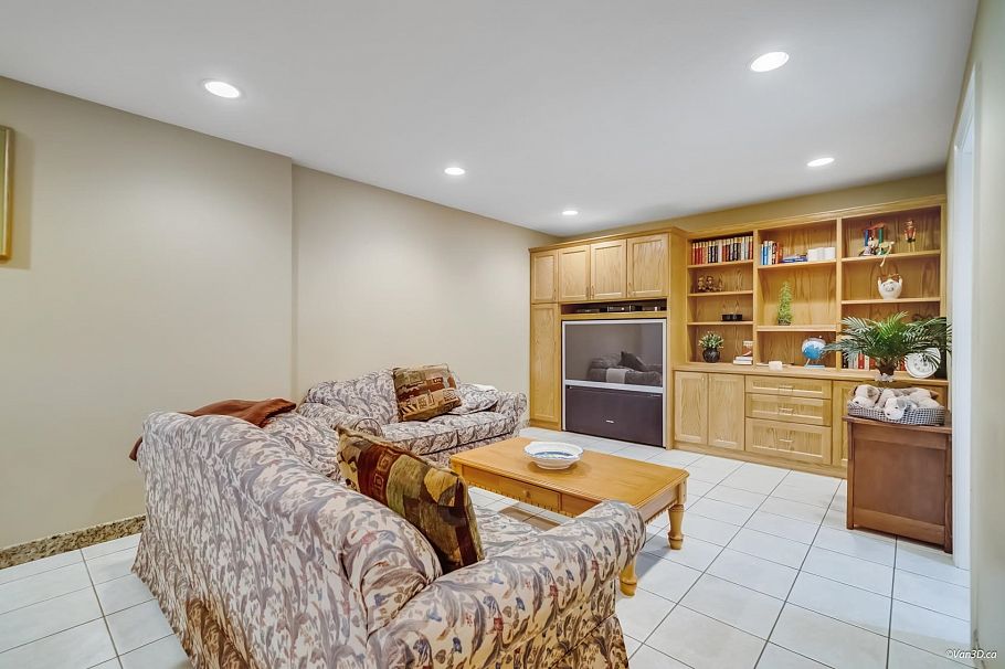 1627 E 34th Avenue Vancouver, BC - 32