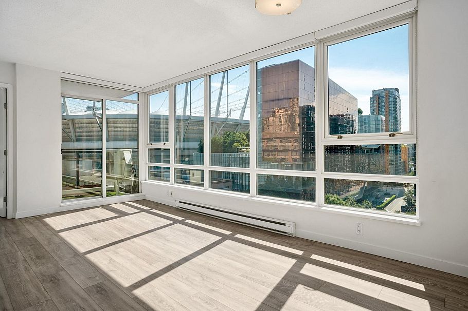 1205 928 Beatty Street Vancouver, BC - 2