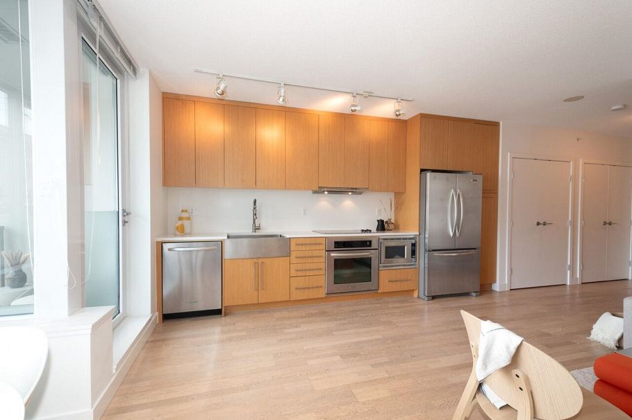 354 250 E 6 Avenue Vancouver, BC - 24