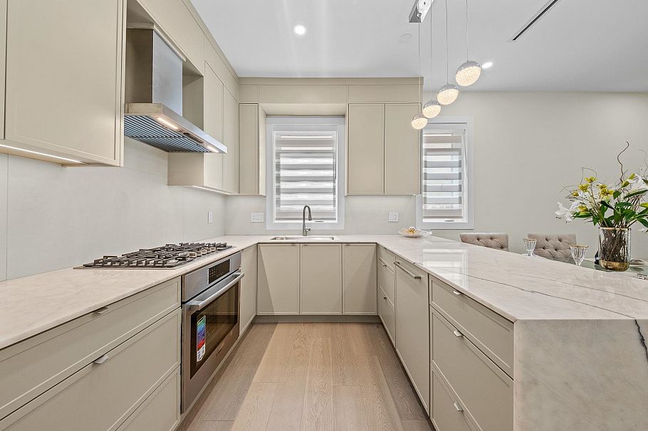 1 4650 Gothard Street Vancouver, BC - 16