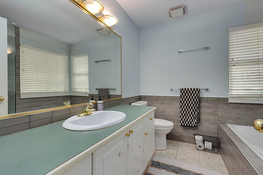 1400 Riverside Drive North Vancouver, BC - 19