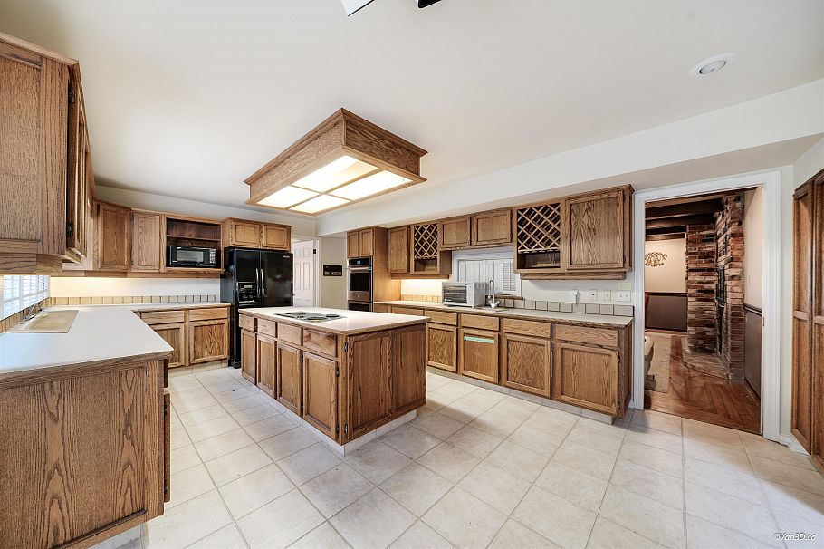 1226 Seymour Boulevard North Vancouver, BC - 10