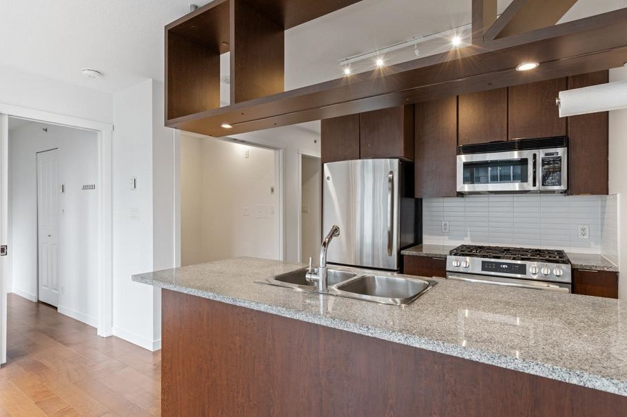 504 1001 Richards Street Vancouver, BC - 5