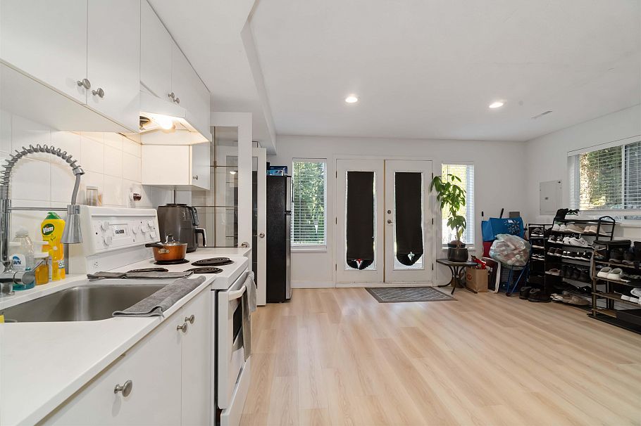 456 Montroyal Boulevard North Vancouver, BC - 26