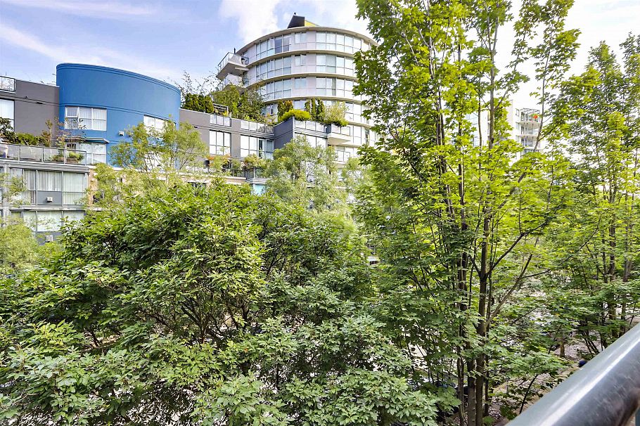 310 1450 W 6th Avenue Vancouver, BC - 8