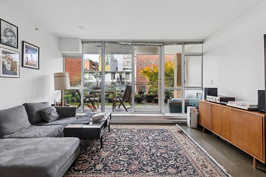309 221 Union Street Vancouver, BC - 3