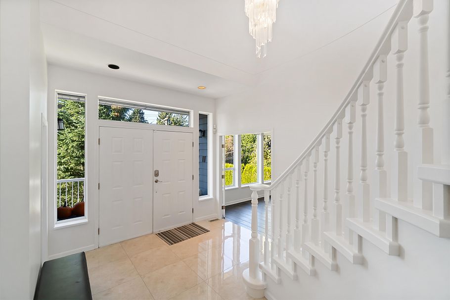 456 Montroyal Boulevard North Vancouver, BC - 6