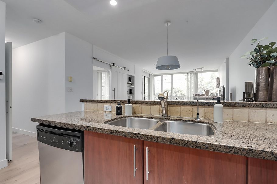 310 1450 W 6th Avenue Vancouver, BC - 14