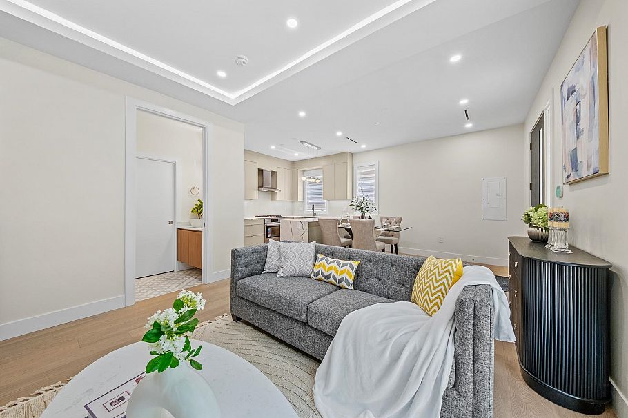 1 4650 Gothard Street Vancouver, BC - 18