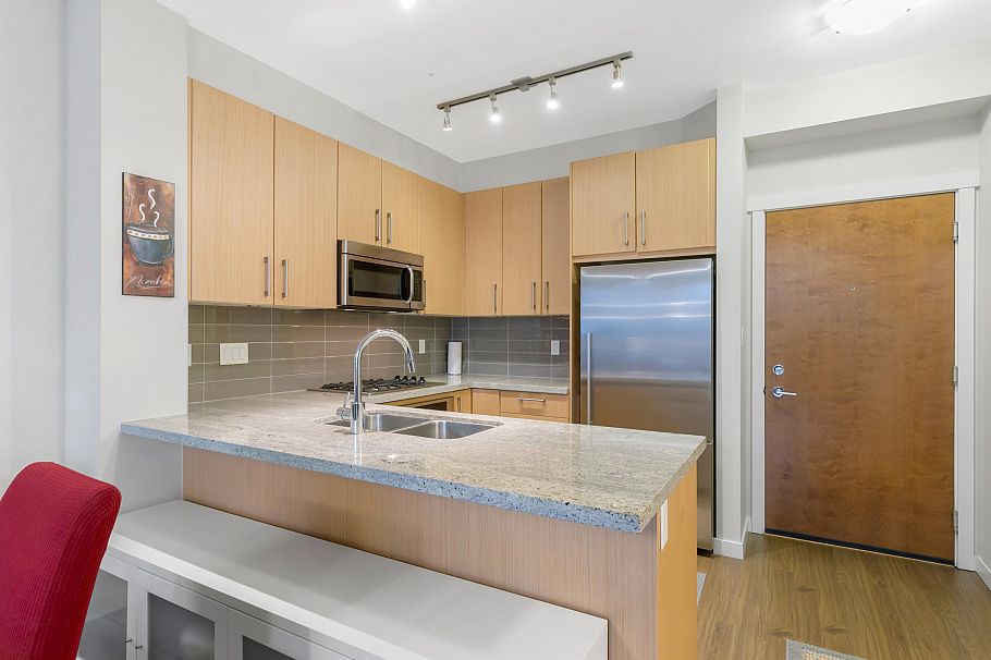 307 159 W 22nd Street North Vancouver, BC - 6