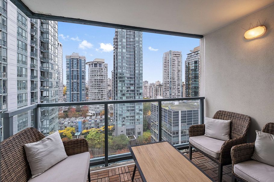 2206 1238 Melville Avenue Vancouver, BC - 11