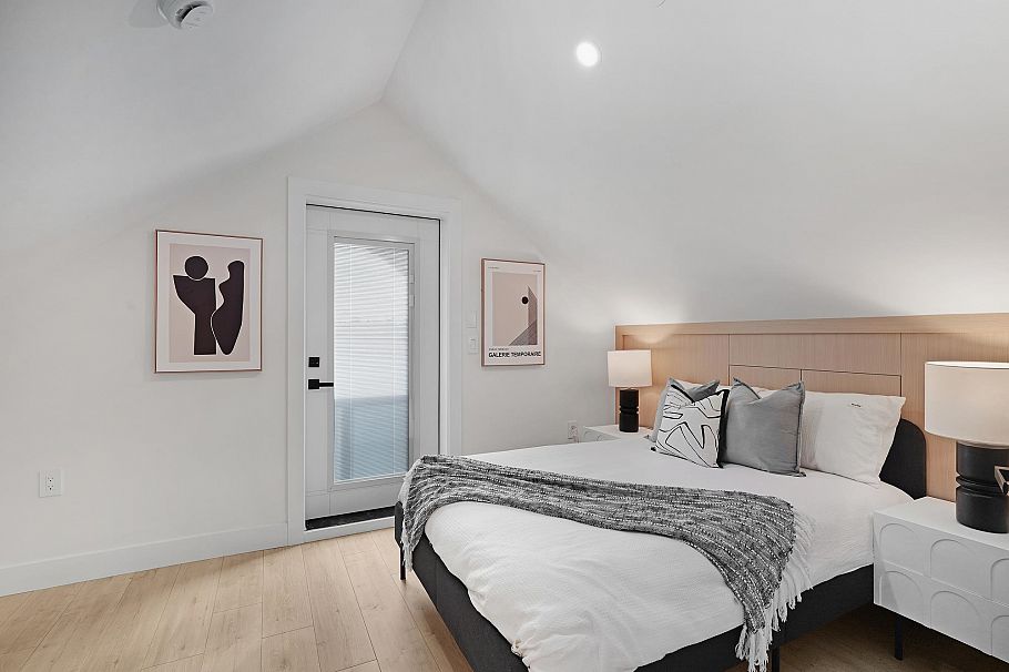 2 3310 Venables Street Vancouver, BC - 22