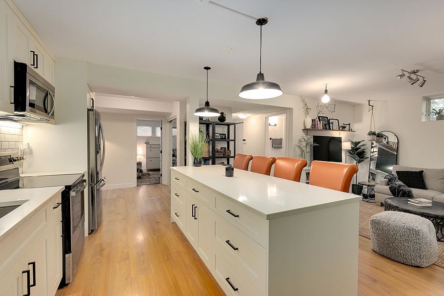 1400 Riverside Drive North Vancouver, BC - 28