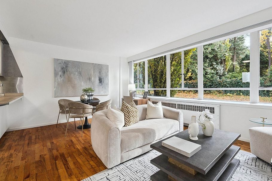 315 1445 Marpole Avenue Vancouver, BC - 2