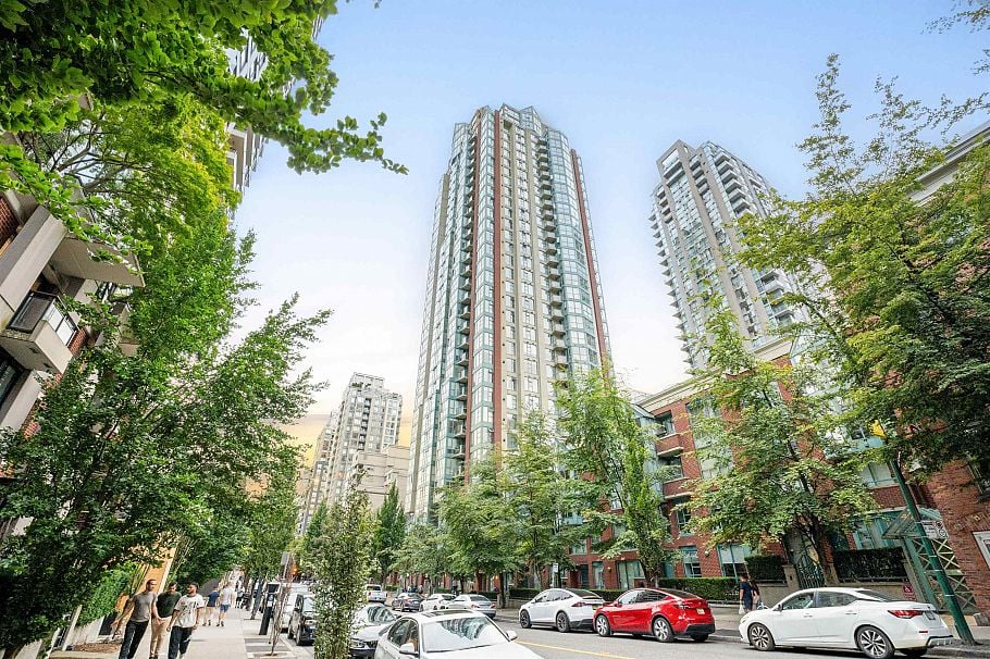 304 939 Homer Street Vancouver, BC - 11