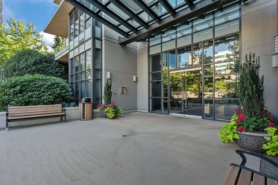 1506 2077 Rosser Avenue Burnaby, BC - 2