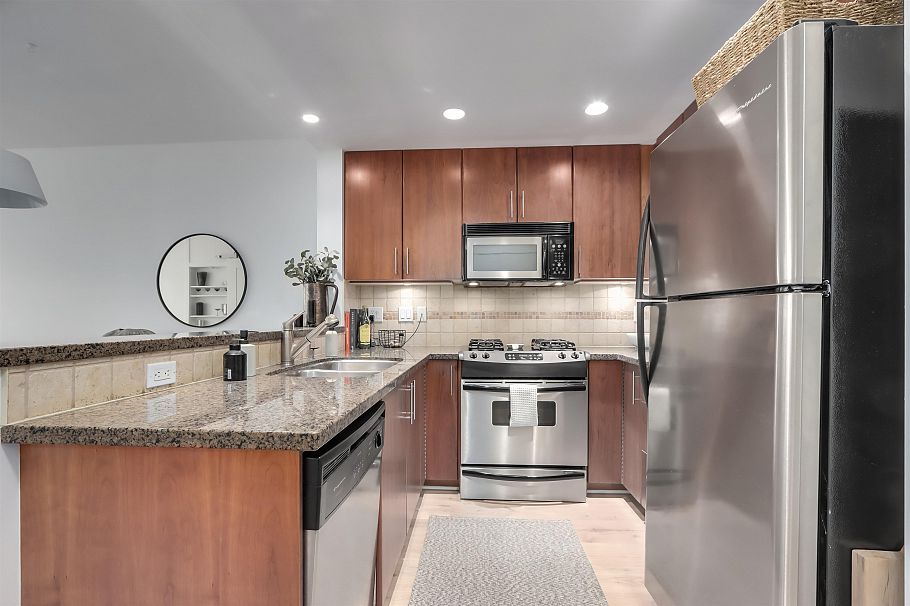 310 1450 W 6th Avenue Vancouver, BC - 13