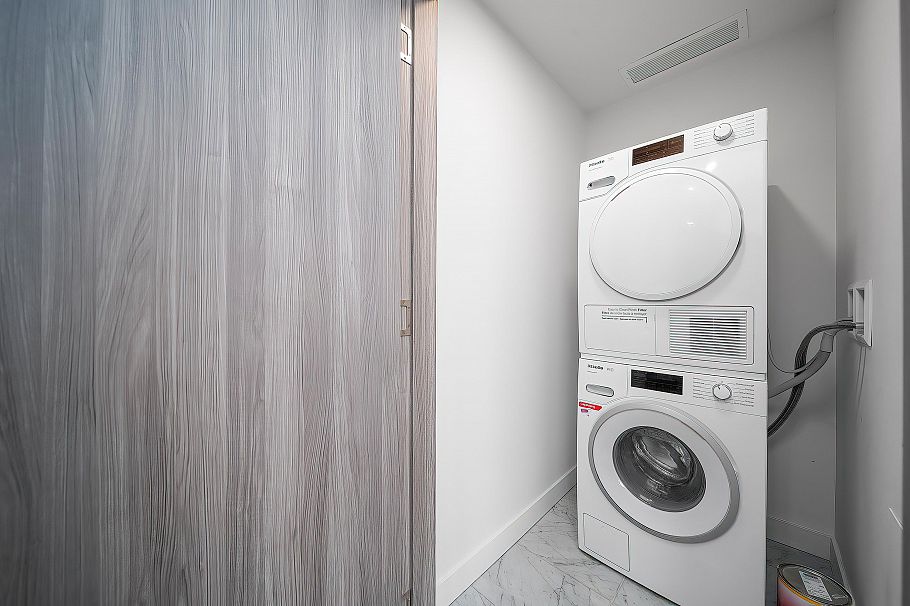 785 87 Nelson Street Vancouver, BC - 10