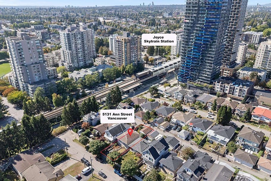5131 Ann Street Vancouver, BC - 2