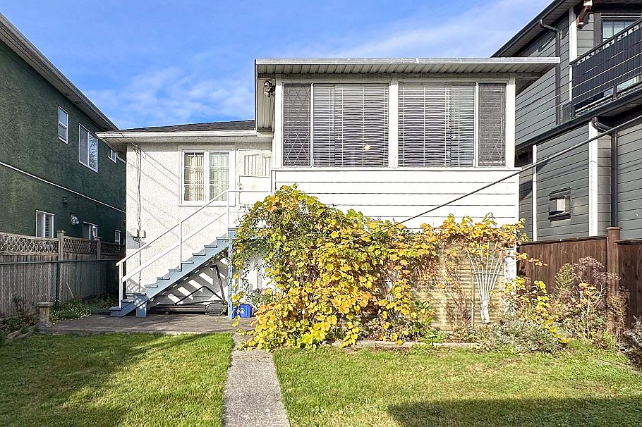 3140 E 52nd Avenue Vancouver, BC - 37