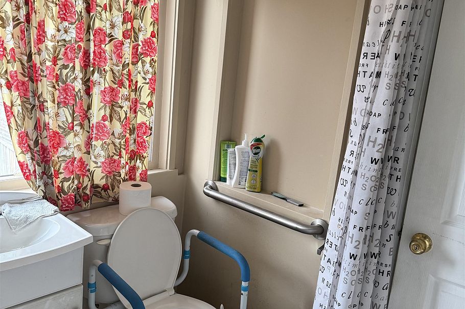 8125 St. George Street Vancouver, BC - 30