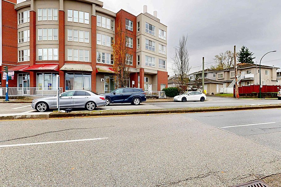 PH3 5438 Rupert Street Vancouver, BC - 3