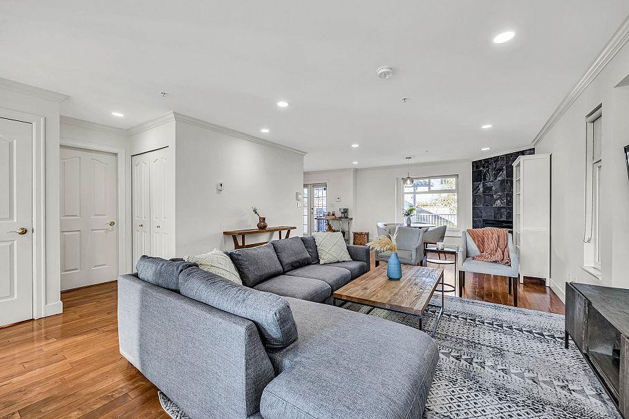 3191 E 8th Avenue Vancouver, BC - 18