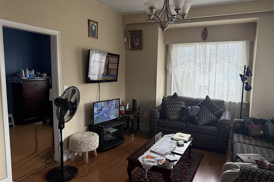 8125 St. George Street Vancouver, BC - 18